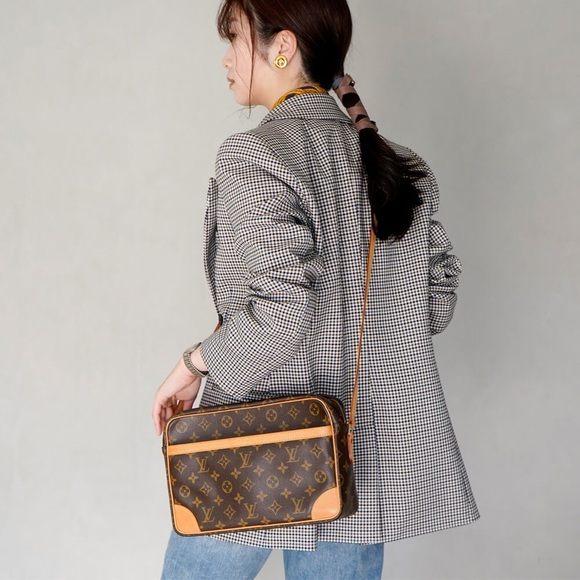 Louis Vuitton Monogram Canvas Trocadero Vintage Crossbody 27 Authentic - Picture 2 of 16